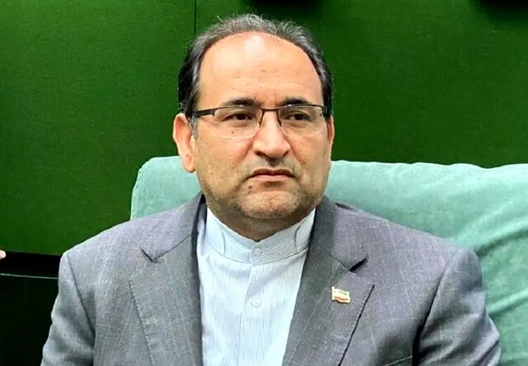 انتقاد شدید نماینده مجلس از سخنان جواد لاریجانی درباره مولوی عبدالحمید