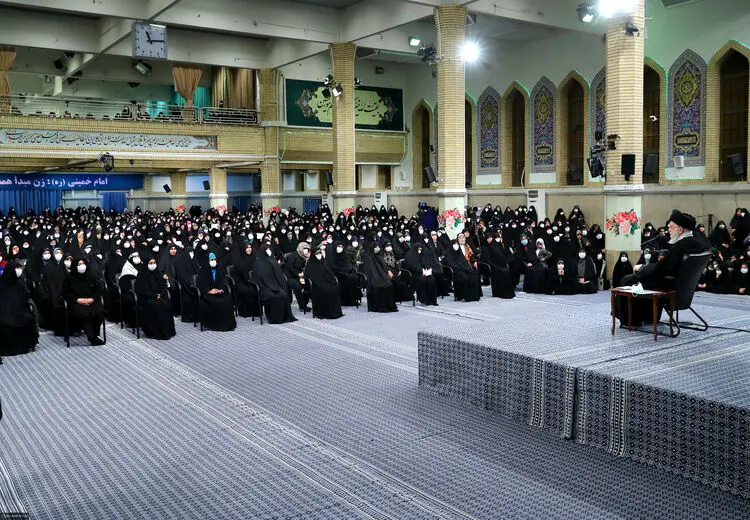 روزنامه همشهری: بعضی متدینین بیانات اخیر رهبری درباره حجاب را نپسندیدند!