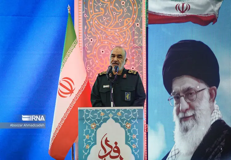 فرمانده کل سپاه: خطاکاران را به عاقبت سلمان رشدی، ارجاع می‌دهم