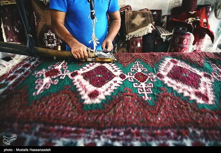 قالی دستباف به خاطر تحریم‌ها پشت در بسته اروپا و آمریکا مانده است