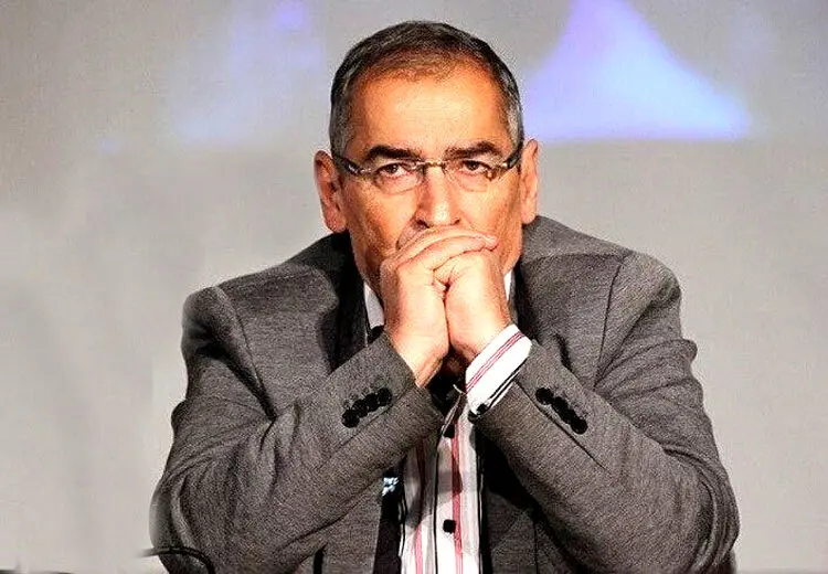 زیباکلام: آتش اعتراضات اخیر نه تنها خاموش نشده، بلکه مانند آتش زیر خاکستر در حال بازسازی خود است