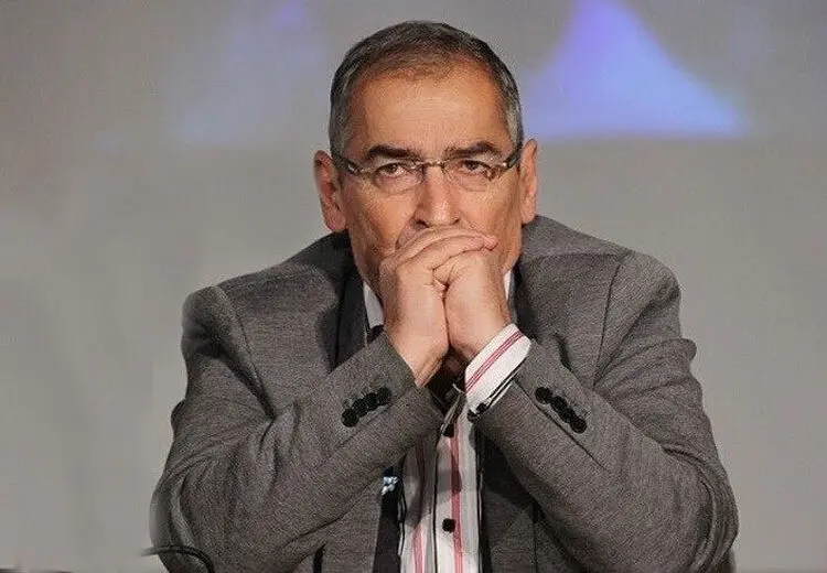 زیباکلام: آتش اعتراضات اخیر نه تنها خاموش نشده، بلکه مانند آتش زیر خاکستر در حال بازسازی خود است