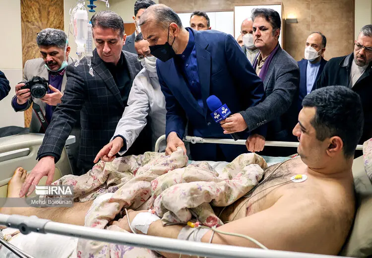 عیادت از مجروح حادثه سفارت آذربایجان در تهران