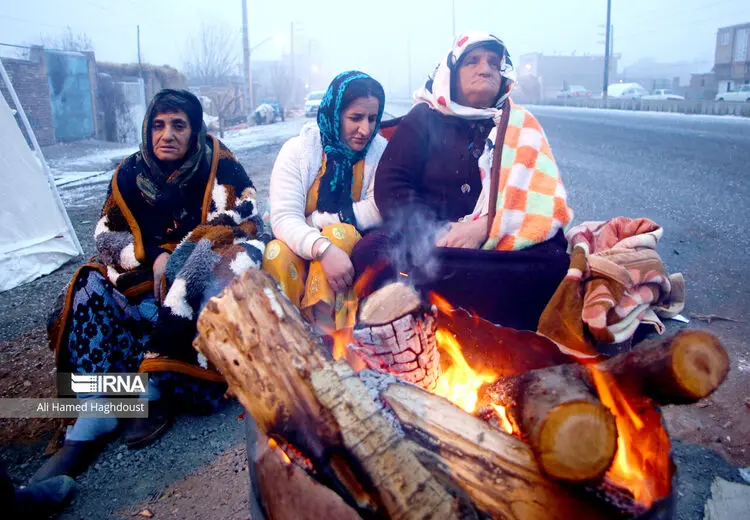 سرما و زلزله زدگان خوی