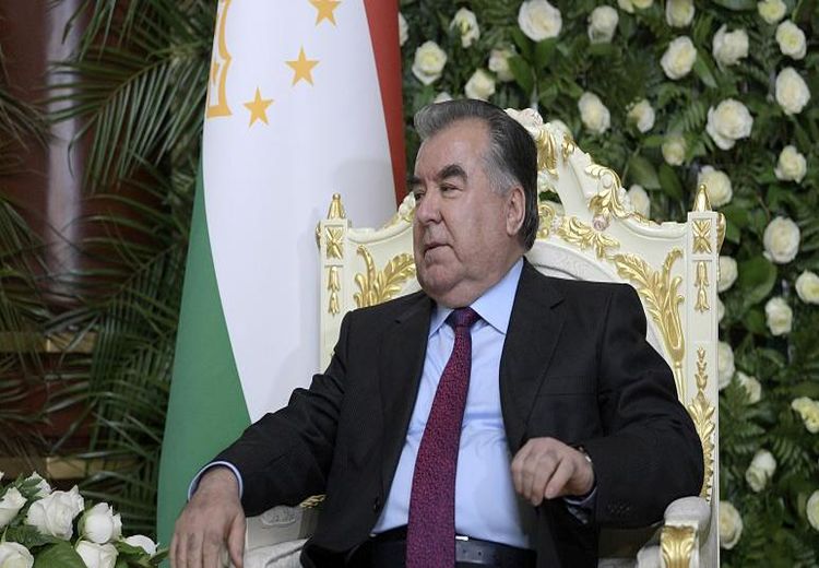 رئیس جمهور تاجیکستان: کشاورزان روزه امسال را به تاخیر بیندازند!