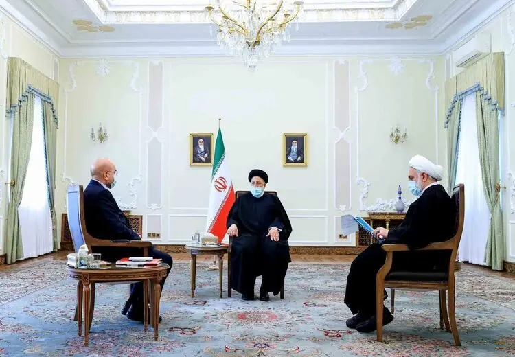 روزنامه جمهوری اسلامی: مصوبه سران قوا در مورد فروش اموال دولت، خلاف قانون است