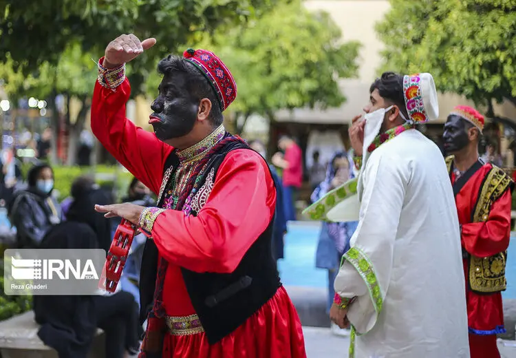 درآمد حاجی فیروز‌ها در اسفندماه چقدر میشود؟