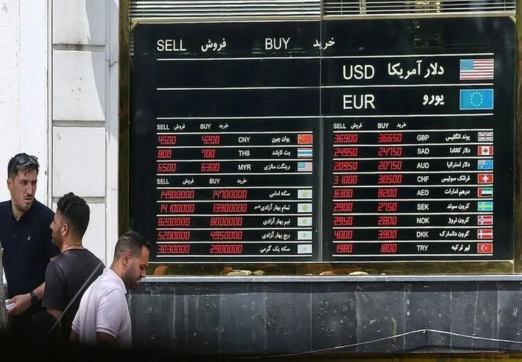 آغاز فروش مجدد ارز در صرافی‌ها / قیمت‌ها تعدیل می‌شود؟