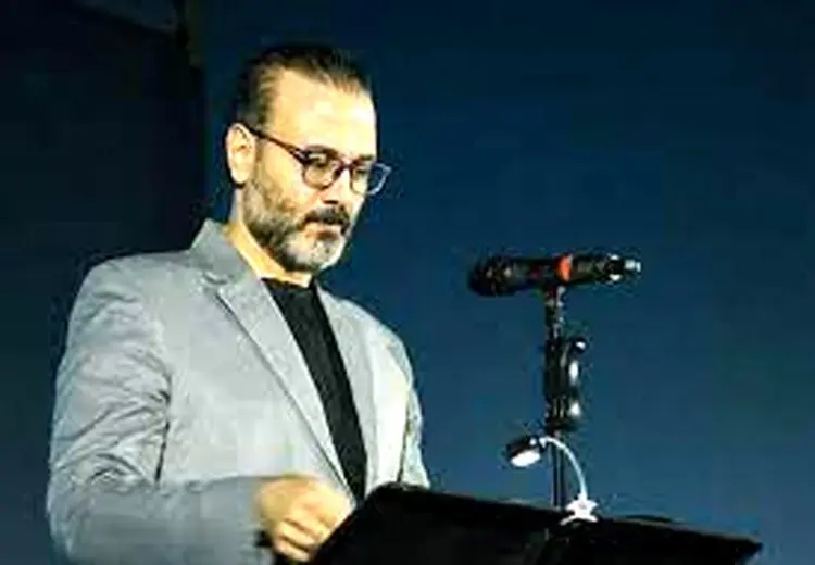 واکنش علیرضا قربانی به مسمومیت سریالی دانش آموزان: دخترکان زیبای ایران حذف شدنی نیستند