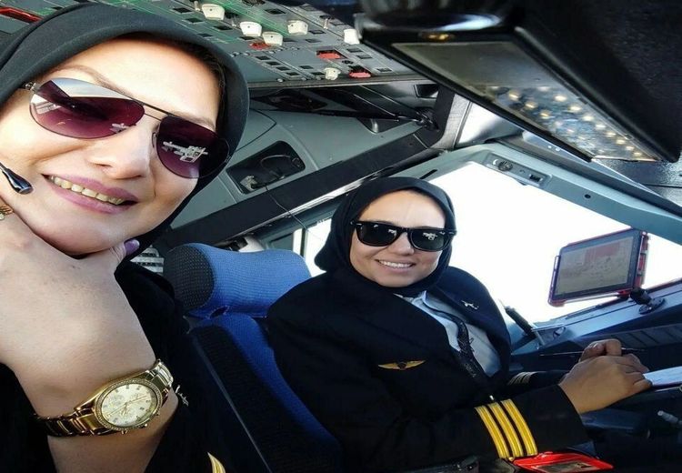 ۲ زن ایرانی خلبان هواپیمای ایرباس شدند + عکس