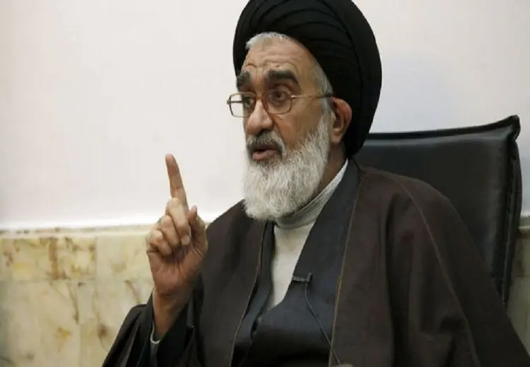 امام جمعه قم: مسائل اقتصادی نباید مانع فرزندآوری شود