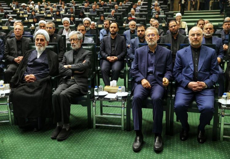 قاب مشترک علی لاریجانی و قالیباف نامزدهای بالقوه ریاست جمهوری در افتتاحیه مجلس دوازدهم
