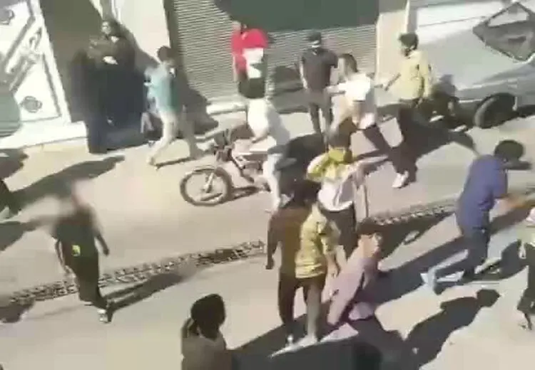 فیلم حمله به خانه مهاجرین افغانستانی در قزوین!