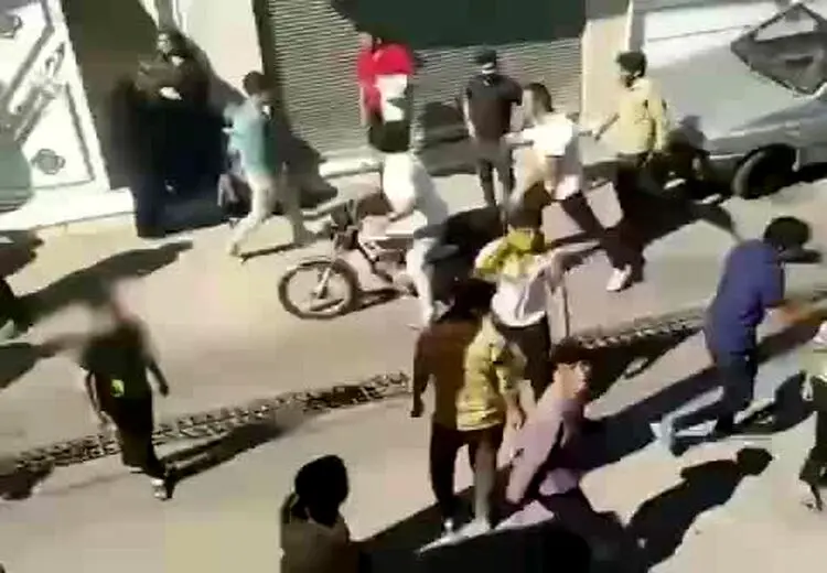 فیلم حمله به خانه مهاجرین افغانستانی در قزوین!