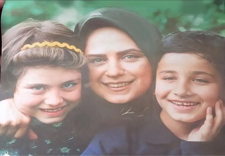 قابی از بازیگر دنیای شیرین و همسرش در یک مراسم