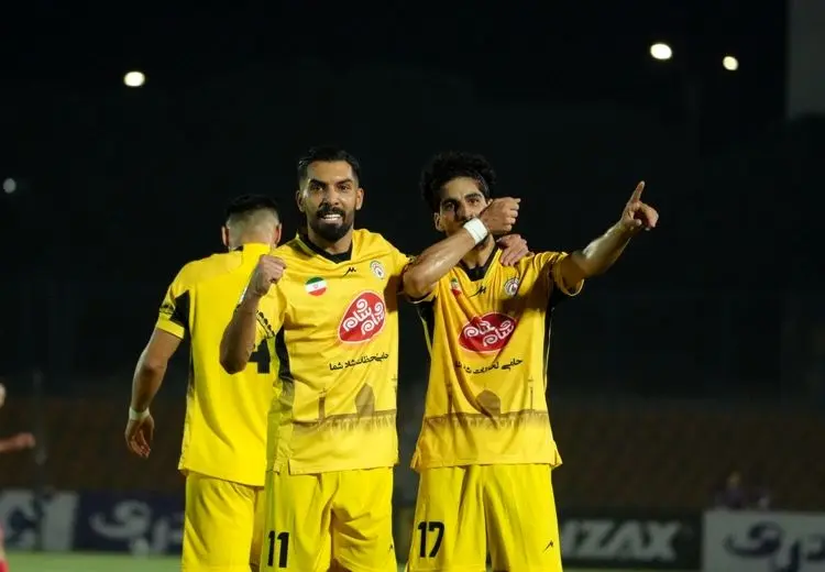 پاسخ فوری شیرازی‌ها به پست جنجالی شمس‌آذر + عکس