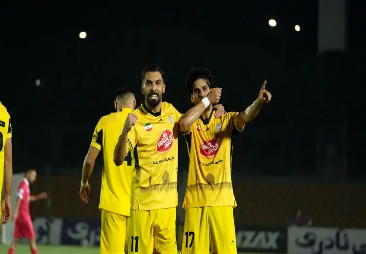 پاسخ فوری شیرازی‌ها به پست جنجالی شمس‌آذر + عکس