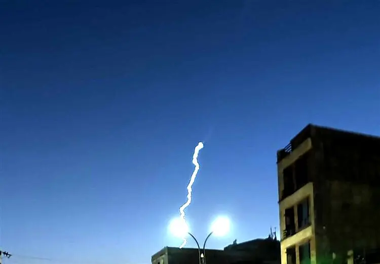شیء نورانی در آسمان مربوط به تست میدانی در سپاه بود + عکس