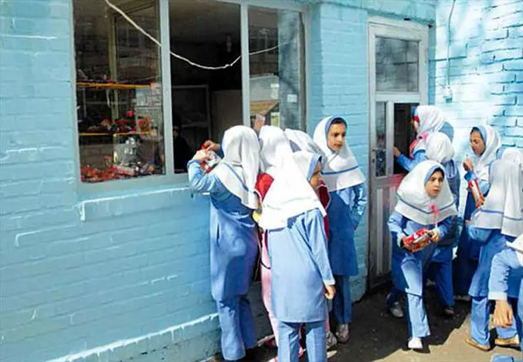 دانش آموزان در مدرسه چی بخورند؟