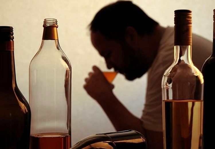 مسمومیت ۳۱ نفر بر اثر مصرف مشربات الکلی تقلبی در دزفول
