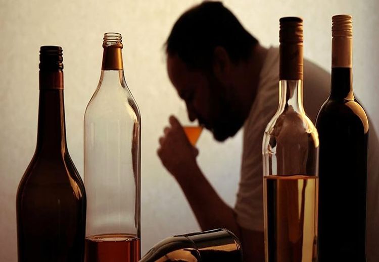 مسمومیت ۳۱ نفر بر اثر مصرف مشربات الکلی تقلبی در دزفول