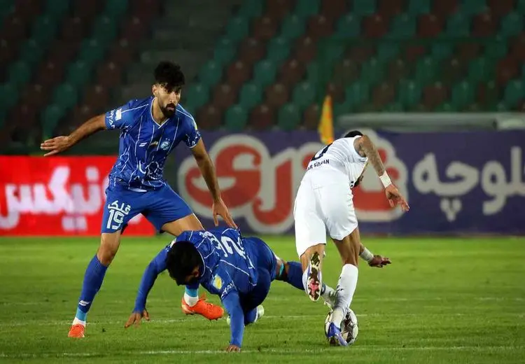 انتقاد پیشکسوت استقلال از ساپینتو: او نمی‌تواند بازیکنان را مدیریت کند