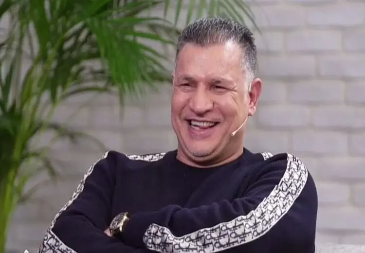 لباس ۱۰۰ میلیونی علی دایی در مصاحبه با عادل فردوسی‌پور