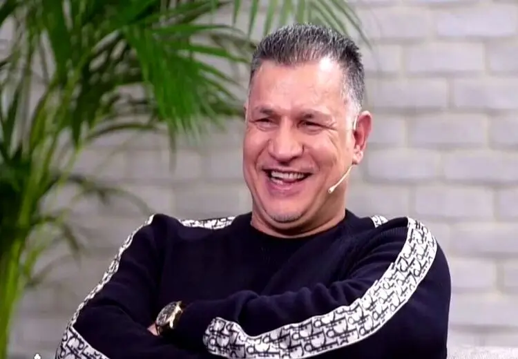 لباس ۱۰۰ میلیونی علی دایی در مصاحبه با عادل فردوسی‌پور