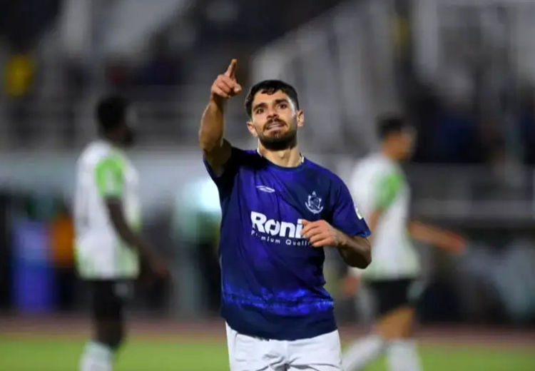 ستاره پرسپولیس بر سر دوراهی !