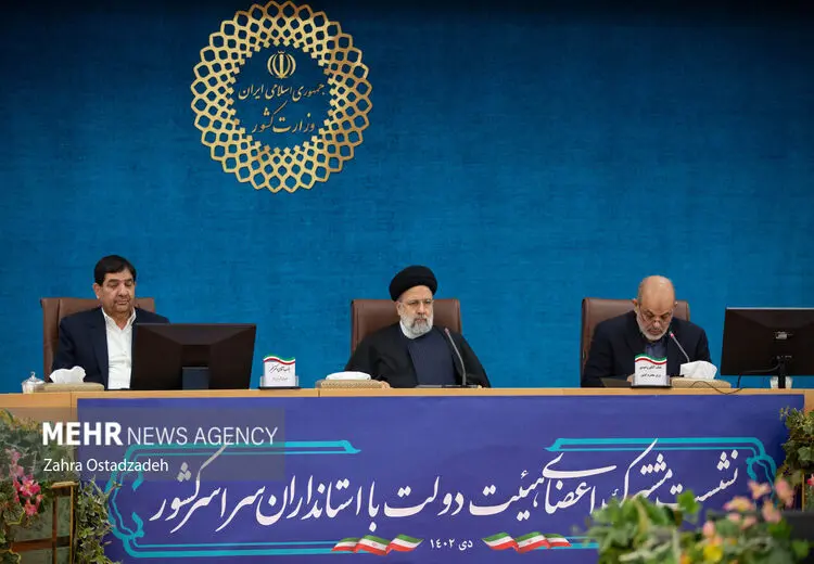 روزنامه جمهوری اسلامی: دولت رییسی، دولت تکذیبیه است!/ مردم مشکل جدی کمبود دارو دارند، دولت لاپوشانی می کند
