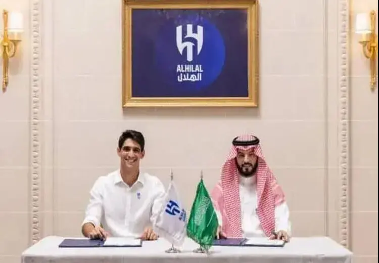الهلال قرارداد ستاره‌اش را تمدید کرد