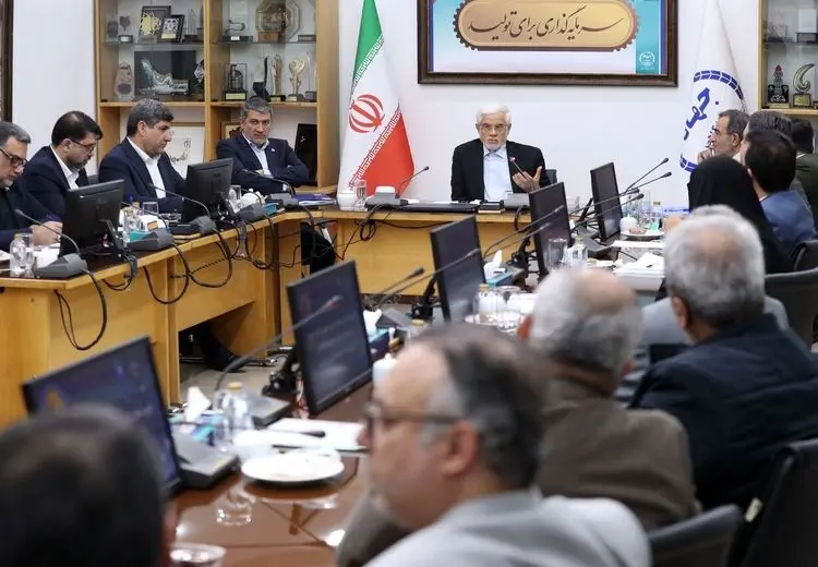 عارف: امروز نمی‌شود با شیوه‌های دهه ۶۰، گزینش انجام داد