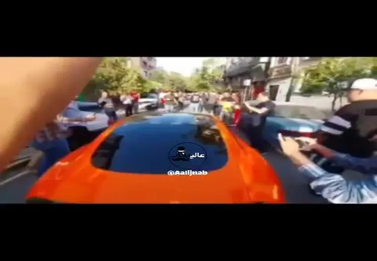 کنعانی زادگان با ماشین لاکچری‌اش به دفتر پرسپولیس رفت + فیلم
