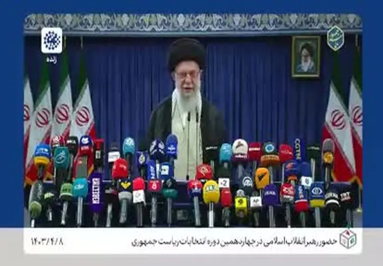 رهبر انقلاب: دوام و قوام و عزت و آبروی جمهوری اسلامی در دنیا متوقف به حضور مردم است + فیلم