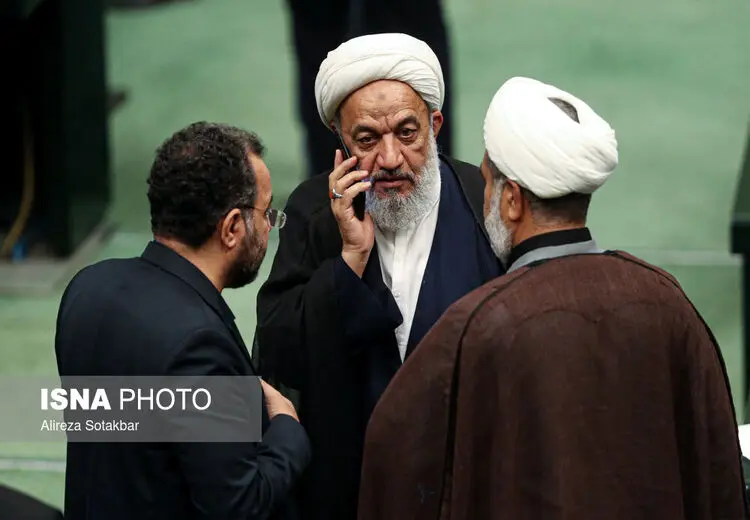 آقاتهرانی: لیست جبهه پایداری با رفاقت بسته نمی‌شود/ مشارکت بالای ۵۰ درصد است