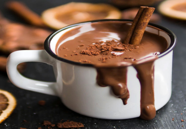 از فواید شکلات داغ برای مغز غافل نشوید
