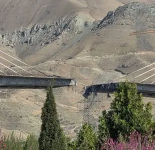 وضعیت پل B1 کرج پس از حمله هوایی