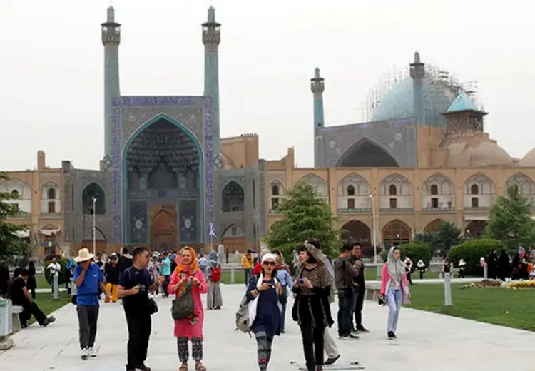 جنجال ۵ یورویی در بهارستان/ نمایندگان مجلس عوارض جدیدی برای گردشگران خارجی وضع کردند!