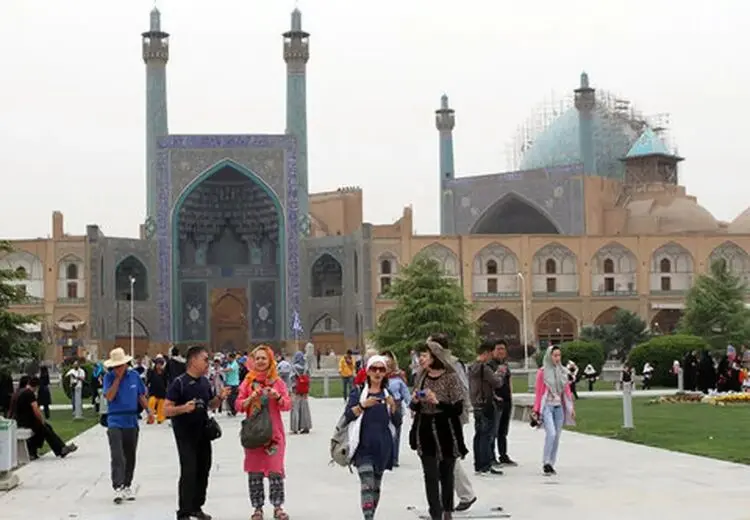 جنجال ۵ یورویی در بهارستان/ نمایندگان مجلس عوارض جدیدی برای گردشگران خارجی وضع کردند!