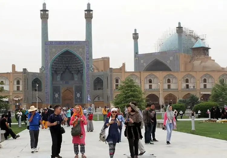 جنجال ۵ یورویی در بهارستان/ نمایندگان مجلس عوارض جدیدی برای گردشگران خارجی وضع کردند!