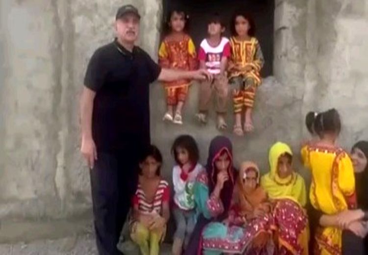 پرویز پرستویی در سیستان و بلوچستان: این بچه‌های مظلوم چه گناهی مرتکب شده‌اند؟