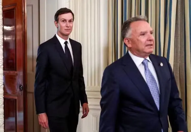 بازدید ویتکاف و کوشنر از ناو هواپیمابر آبراهام لینکلن