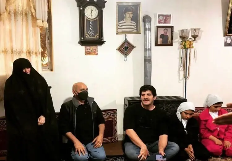 حرکت متفاوت پرویز پرستویی و رسول خادم برای جانباختگان کمپ لنگرود