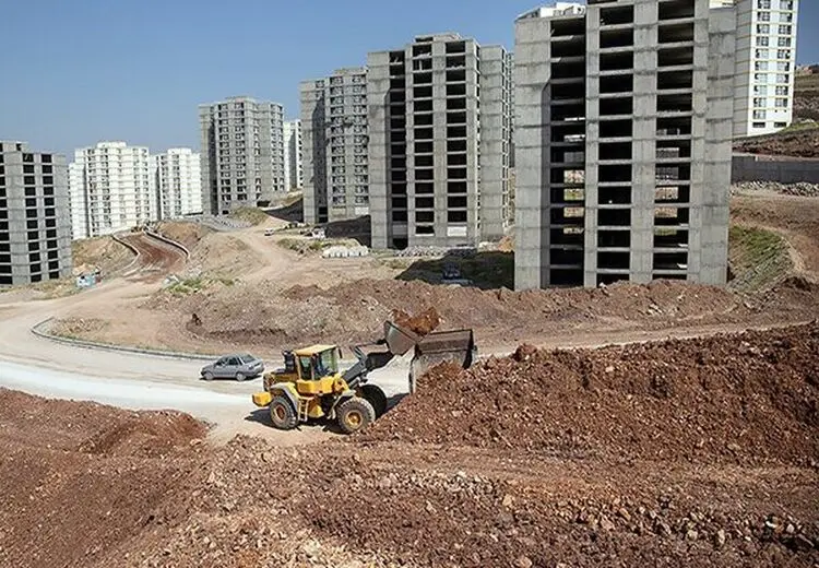 از تهران بروید، زمین بگیرید