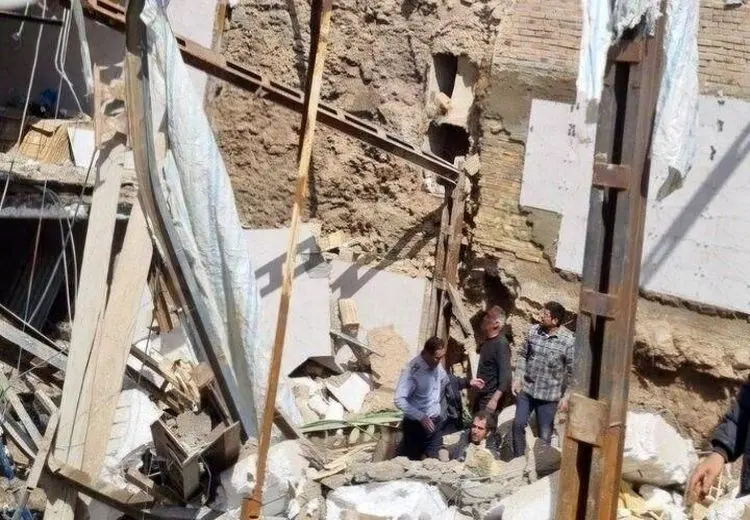 نجات ۲ کارگر از زیر آوار در ساختمان نیمه‌کاره تبریز/ یک کارگر جان باخت