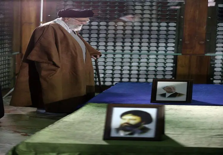رهبر انقلاب بر سر مزار هاشمی رفسنجانی