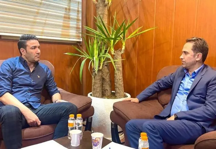جلسه مدیرعامل استقلال با تاج