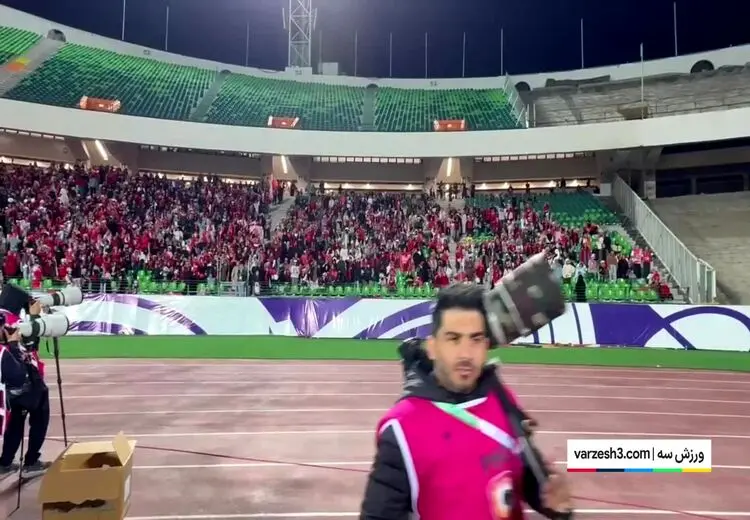 تصاویری از اعتراض هواداران پرسپولیس به رضا درویش