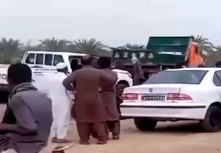 اولین فیلم از حمله تروریست‌ها به ۲ خودروی نیروی انتظامی و شهادت 6 پلیس