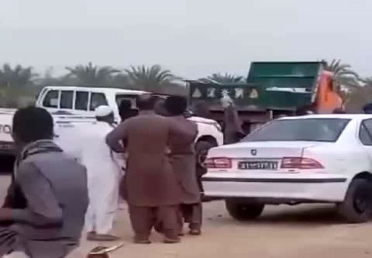 اولین فیلم از حمله تروریست‌ها به ۲ خودروی نیروی انتظامی و شهادت 6 پلیس
